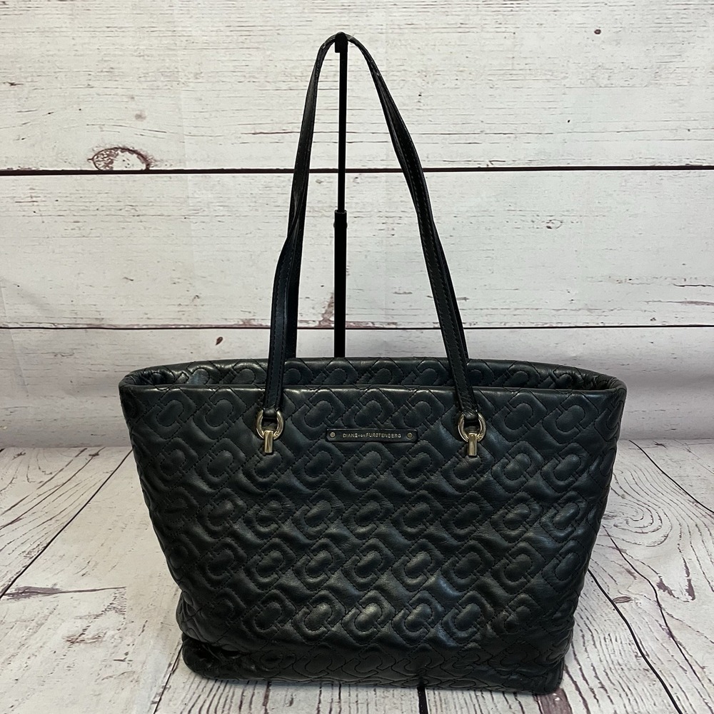 Diane Von Furstenberg Leather Handbag Quilted Double Strap Zip Closure‎